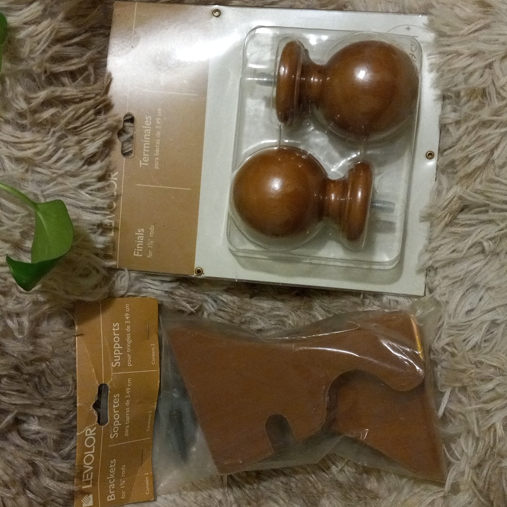 Set of Levolor Window Fashions Wooden Brackets & Finials for 1 3/8" Rods Brn NIP
